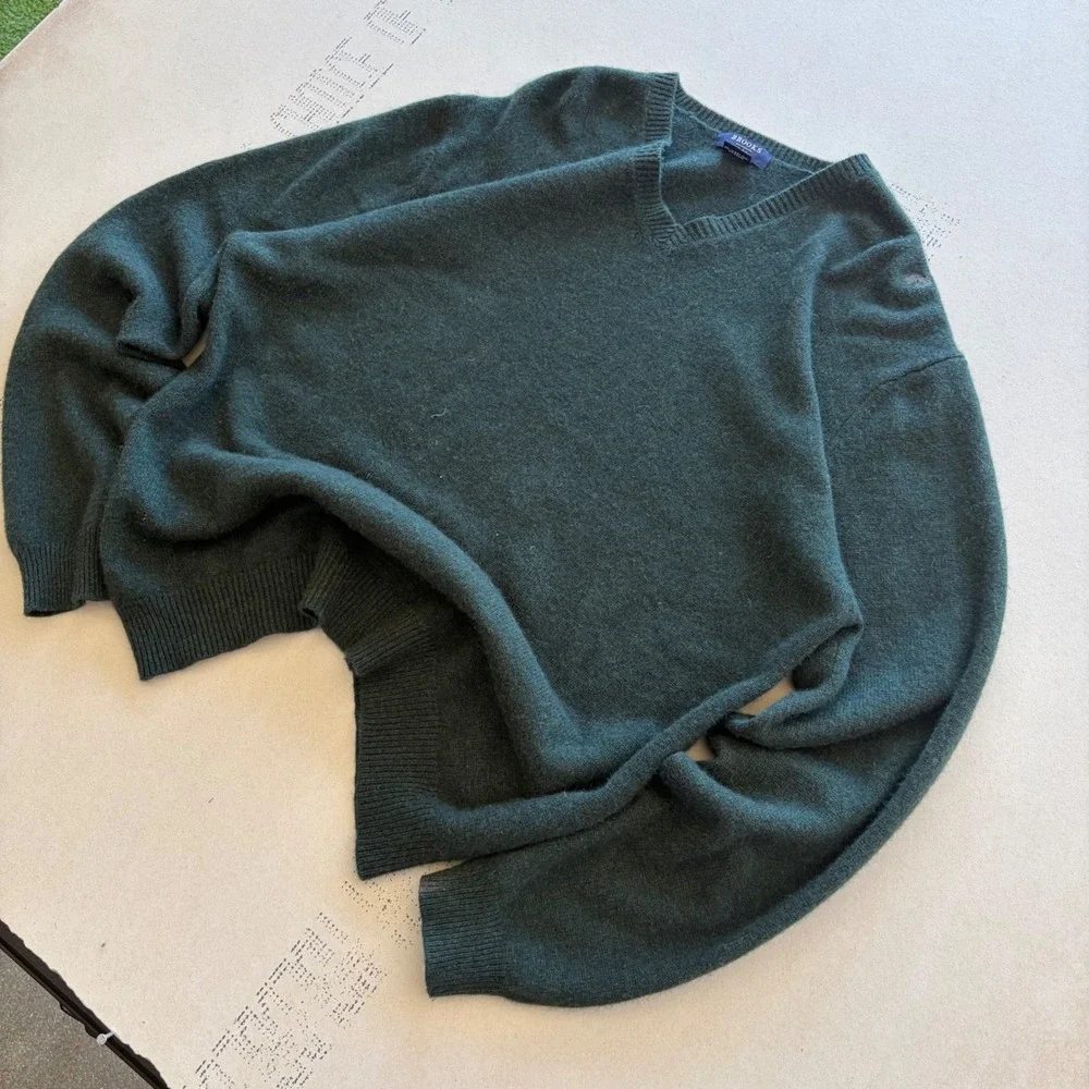 Vintage 90s forest green Cashmere V-Neck Sweater